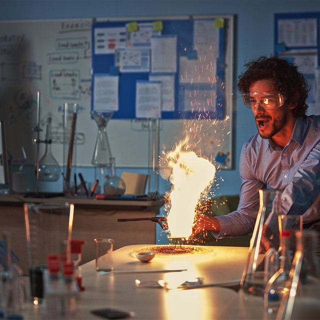 Может ли в программе старших классов не быть физики и химии?