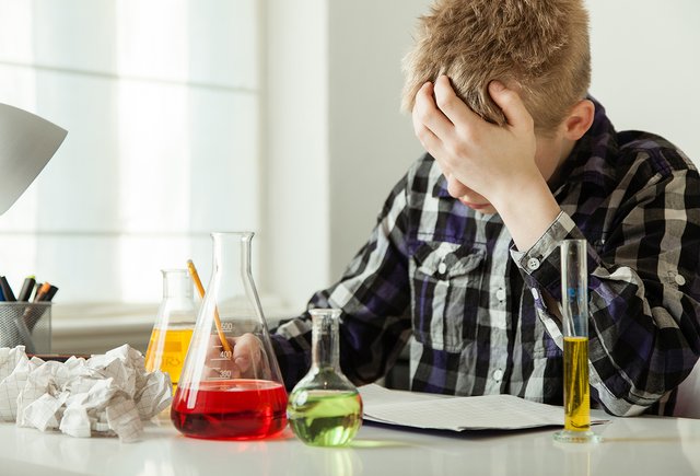 Родителям и детям не нравится учитель: что делать в такой ситуации