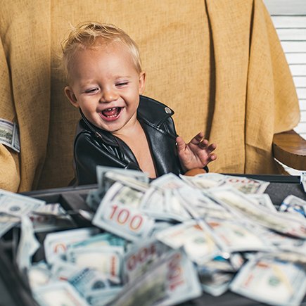 Копить, экономить, тратить: как и зачем учить детей разного возраста обращаться с деньгами