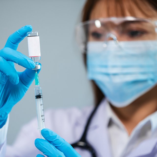 «Жаль, не вакцинируют подростков». Как защититься от менингококка и что с вакцинами