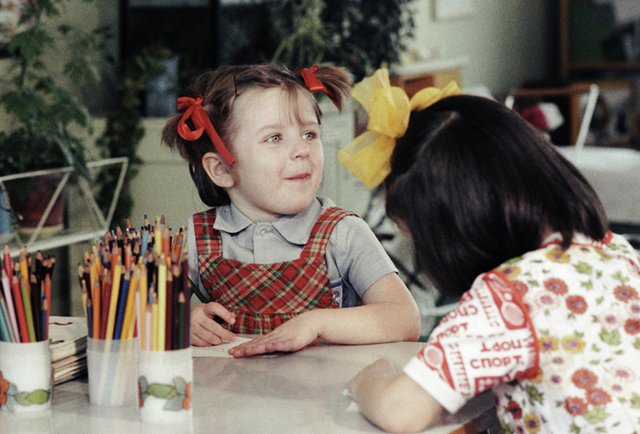 Сколько длится адаптация в детсаду? Можно ли в этот период ходить в сад с ребёнком?