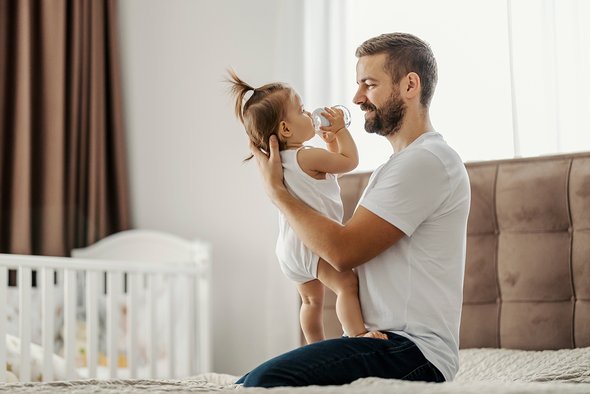 «Не кормить грудью и остаться достаточно хорошей мамой»: как выбрать питание для малыша