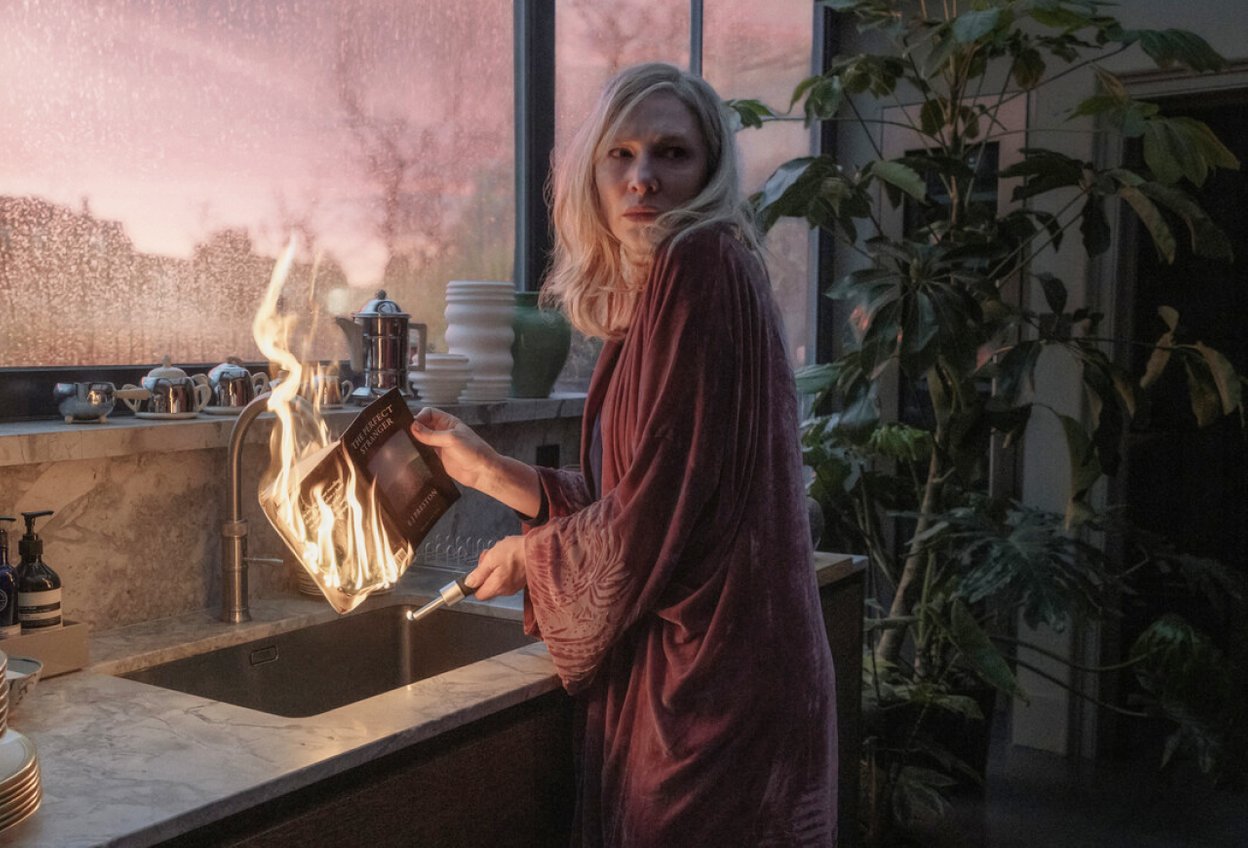 кадр из сериала Все совпадения случайны