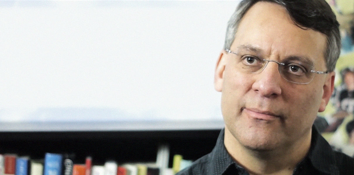 Как научить человека
конкурировать
с роботом