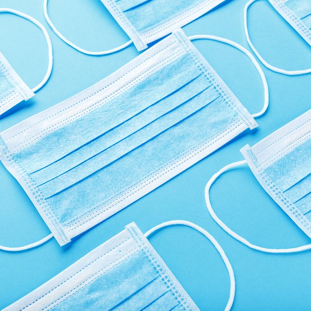 Масочный режим в Москве: кому и где нужно носить, будут ли штрафовать и как сделать маску самому