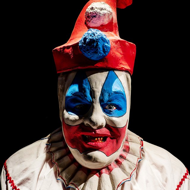 «Хочешь фокус?» История клоуна-убийцы Джона Уэйна Гейси, который 8 лет похищал подростков