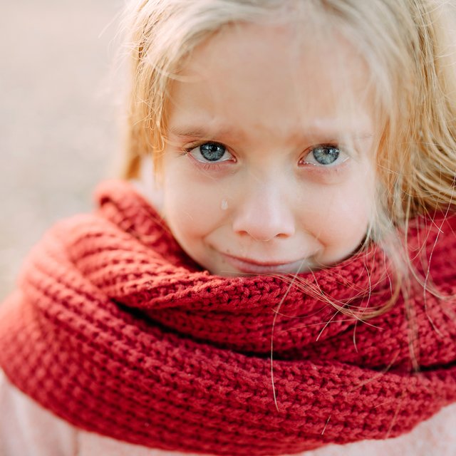 «Отстаньте от меня!». У ребёнка стресс — как снять напряжение и почему поп-ит может навредить