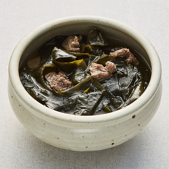 Рецепт супа, который в Корее едят после родов, — он помогает мамам быстрее восстановиться