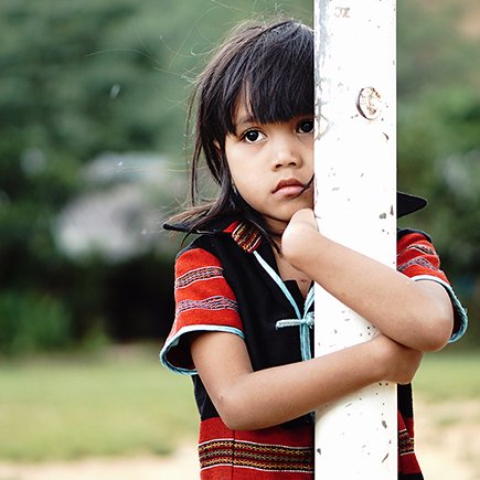 Капризничает, боится, стесняется: как растить высокочувствительного ребёнка