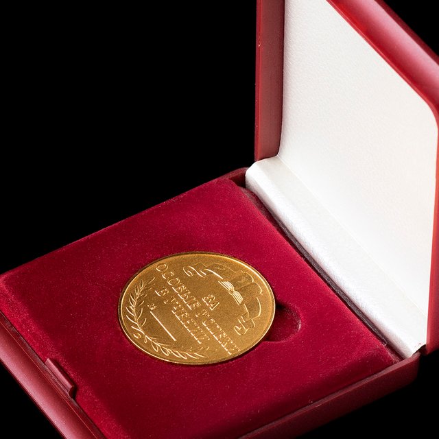 Дадут ли ребёнку золотую медаль, если он не придёт на ЕГЭ по выбору