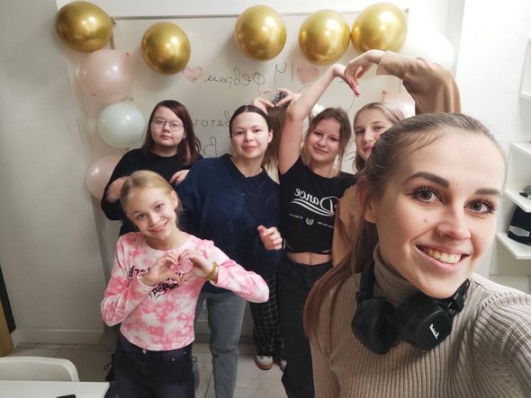 Лилия со своими учениками