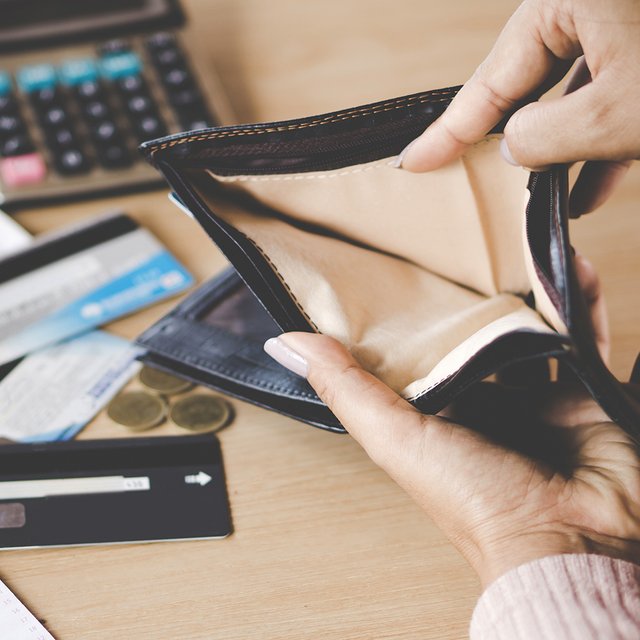 Дочь-студентка взяла микрозаймы и не может отдать: что делать родителям