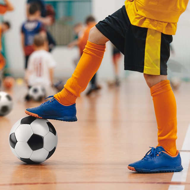 «Хочешь стать как Месси?». Почему от ребёнка, который ходит на спорт, не нужно требовать результатов