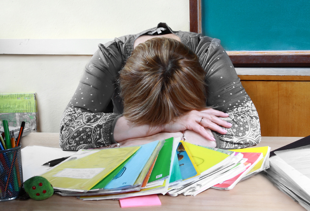 Почему школьная математика оторвана от жизни, а учителей заставляют писать отчёты