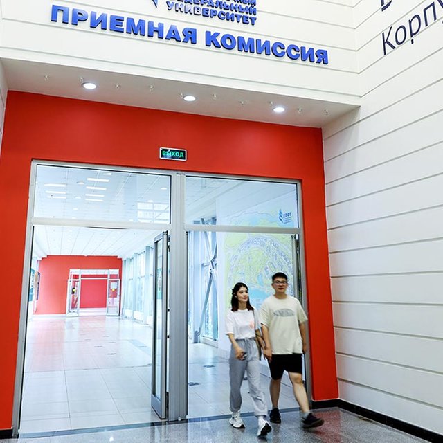 В школы возвращают серебряную медаль: как ее получить и поможет ли она поступить в вуз