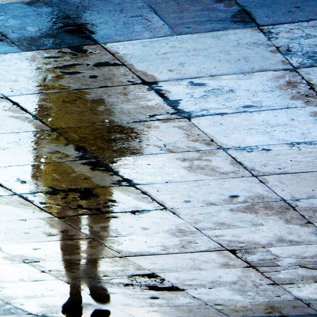 Муж бросил меня с ребенком. У ребенка РАС. Не вижу другого выхода, кроме как сдать его в интернат. Что делать?