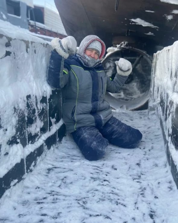 Елена Генералова. Интервью с единственной в мире выморозчицей кораблей: о жизни с тираном, нужде, многодетности и «сложной» профессии