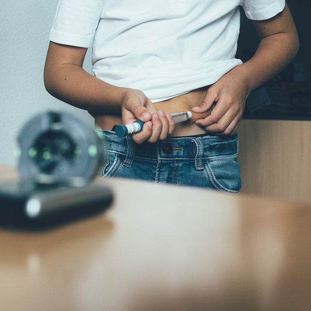 «Это из-за вас, диабетиков, уволился эндокринолог». Как мама подростка с сахарным диабетом сражается за своего ребёнка