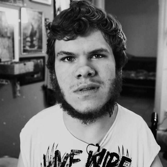 Родители искали его 11 лет, но Паша к ним не вернулся. Честная история выпускника детского дома