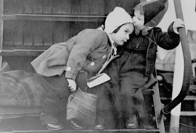 «Не будет ли английская семья настолько добра, чтобы принять подростка»: как реклама в газете спасала детей от концлагеря