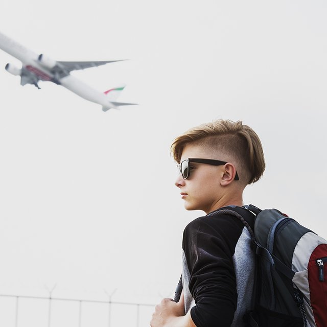 Может ли подросток 14 лет путешествовать без родителей и какие документы ему нужны