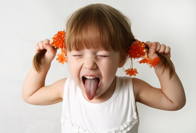 Двухлетний ребёнок не может долго играть во что-то одно, устаёт и начинает капризничать. Это СДВГ?