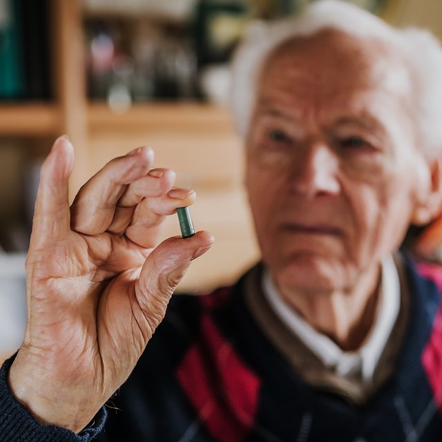 Как уговорить родственников ходить к врачам и лечиться