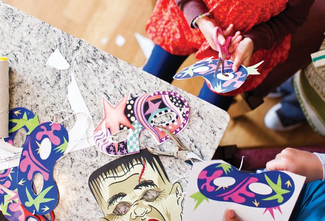 Один принтер и семь игр: что такого можно распечатать, чтобы надолго занять ребёнка