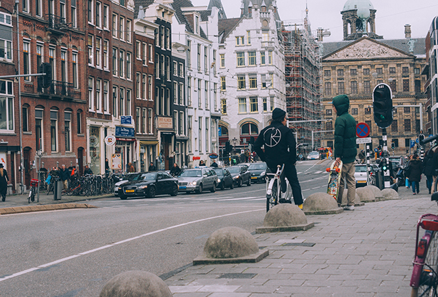 Почему голландские подростки почти не курят травку (а могли бы)