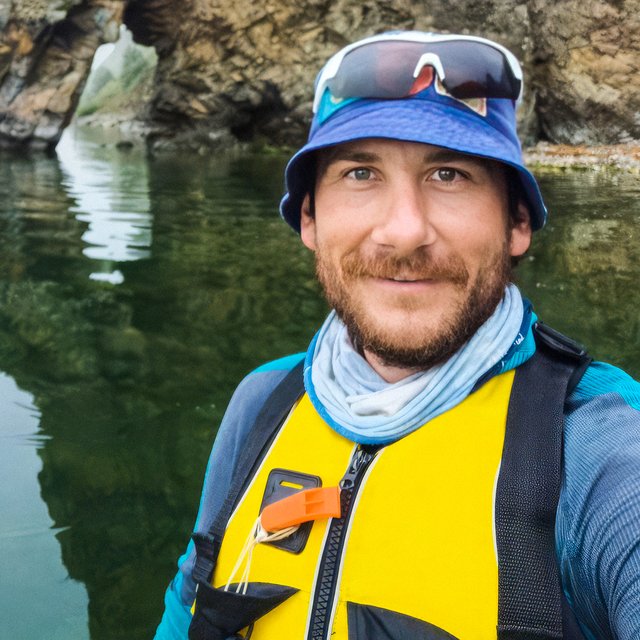 «Однажды я веслом отгонял медведя»: учитель физкультуры из сельской школы – о том, как и зачем он путешествует с детьми