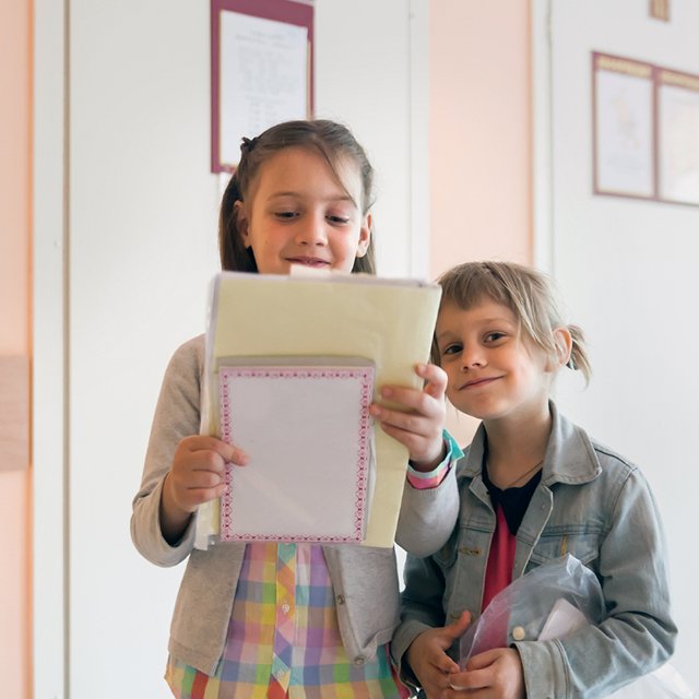 Какие документы нужны, чтобы собрать ребёнка в детский сад, школу, в поездку и в поликлинику