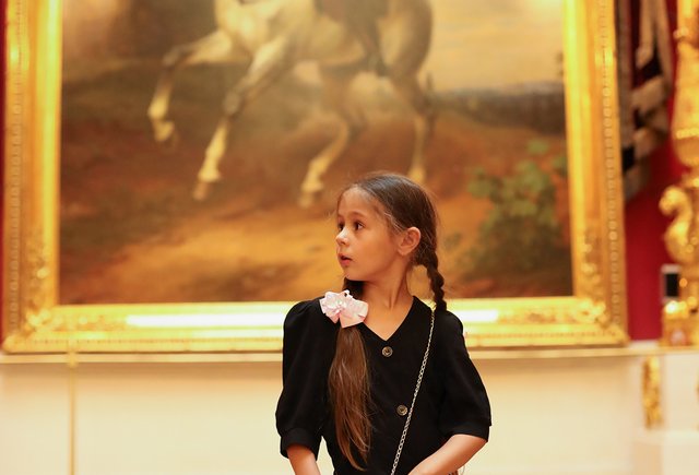 Обложка В каком веке на портретах появилась улыбка? Инструкция по походу в музеи с детьми