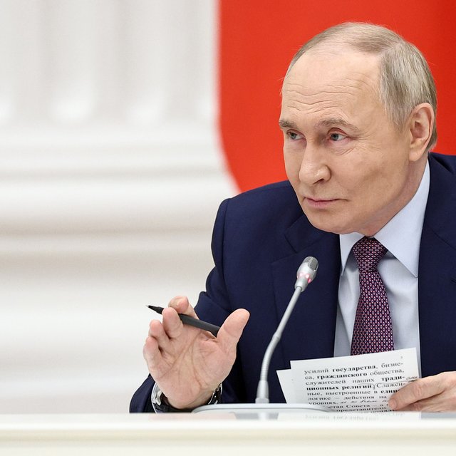 «Не нужно семью откладывать на потом»: 7 проблем, которые обсудили на Совете по демографической политике с Владимиром Путиным