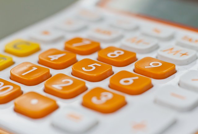 Как рассчитать компенсацию за отпуск увольняющемуся преподавателю вуза?