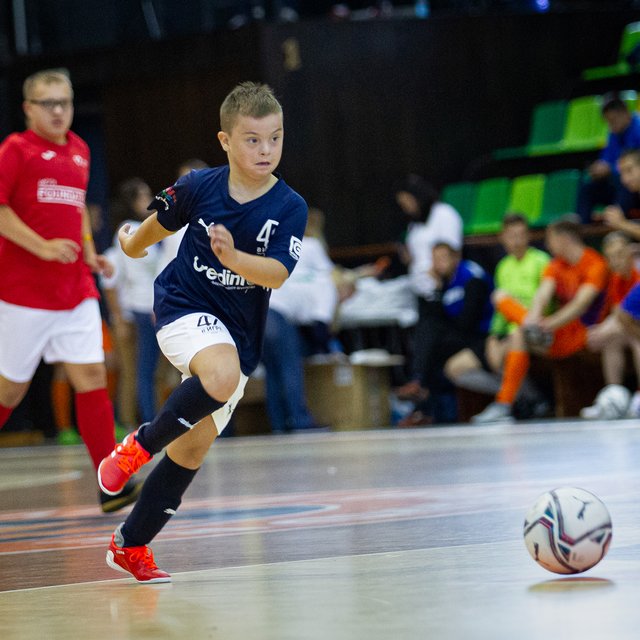 «Мало кто верил в успех». Как живут футбольные клубы для детей с синдромом Дауна