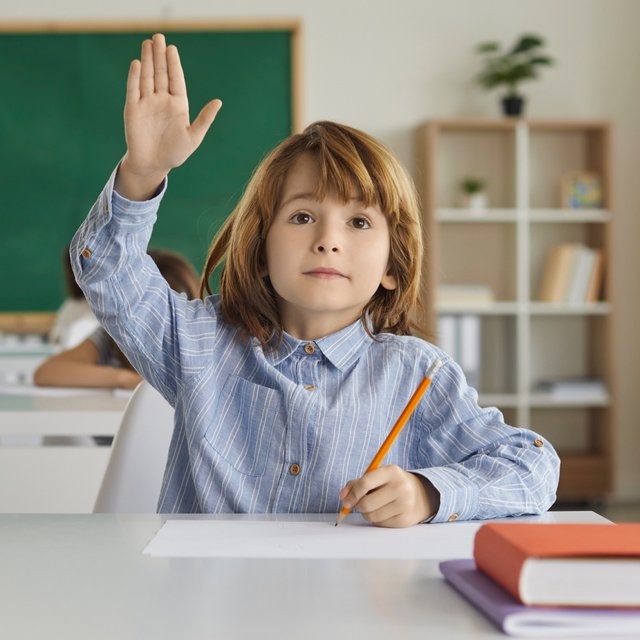 Ребёнок слишком часто отпрашивается в туалет с уроков. Что делать и как реагировать?