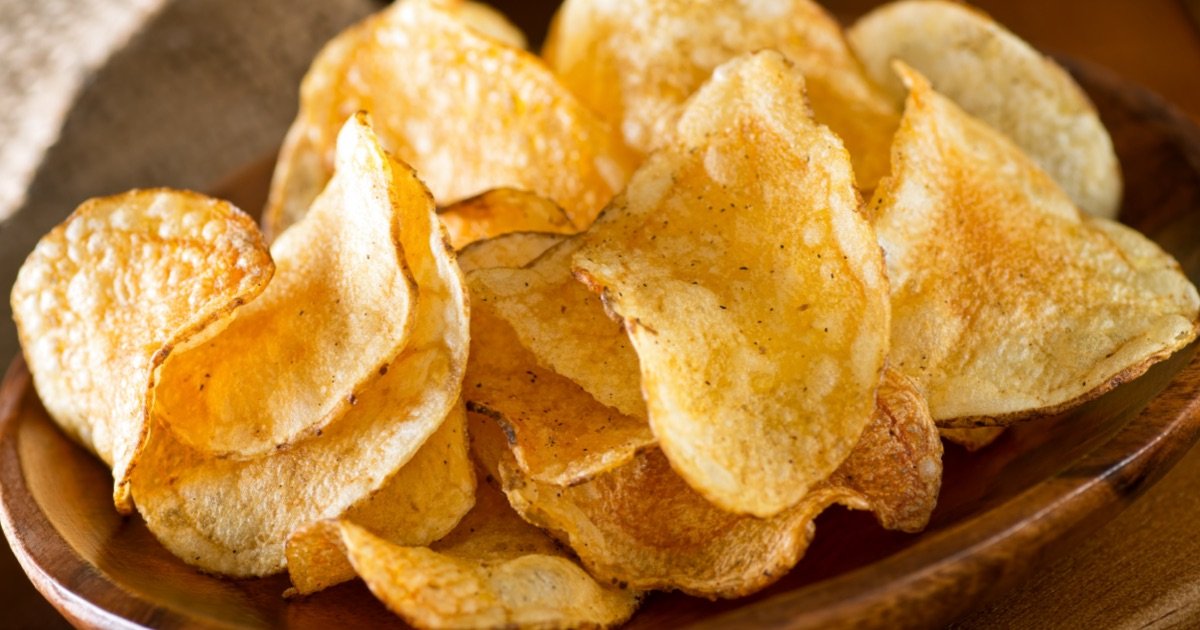 Картофельные чипсы по-домашнему со сметаной