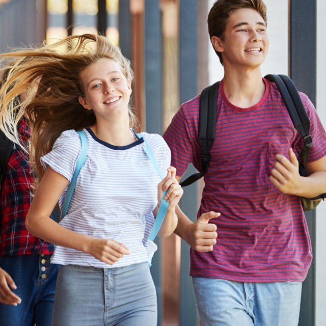 Как попасть в школу в США и заплатить в два раза меньше