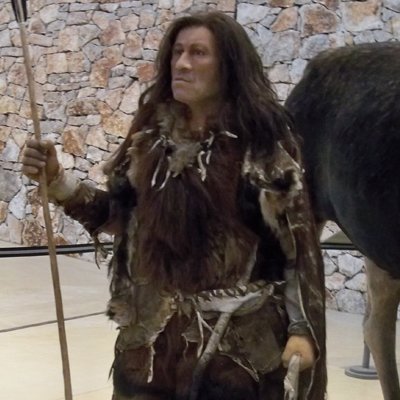 Учёные: homo sapiens пережили неандертальцев благодаря умению шить одежду