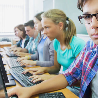 Как научить ребёнка заниматься на онлайн-курсах