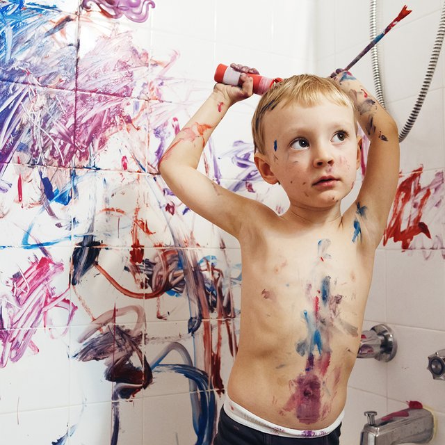 Разбить, сломать, испортить: почему дети так часто это делают и при чём тут взрослые