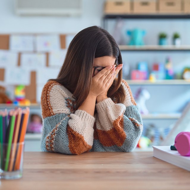 «Бахнуть прямо перед работой»: молодая воспитательница — о разочаровании в профессии