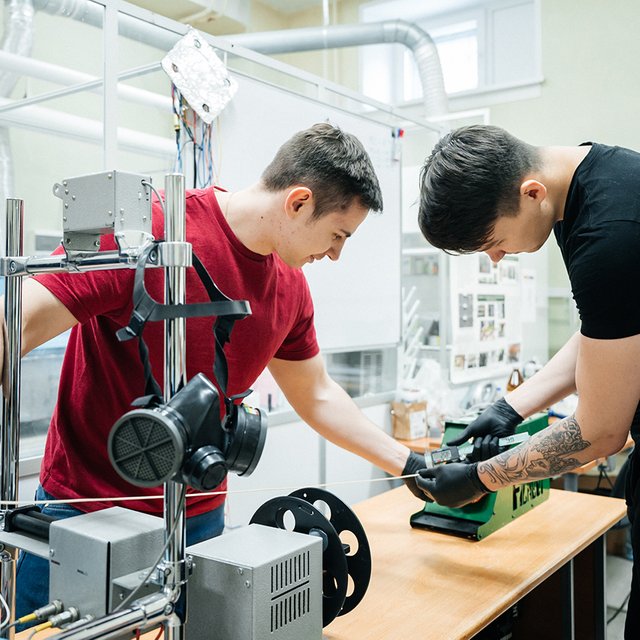 Не только IT: 5 неочевидных и перспективных профессий для увлечённых физикой, химией и математикой