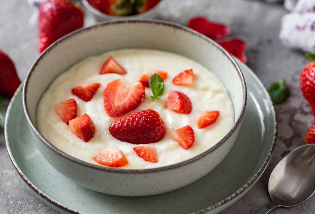 Как приготовить манную кашу без комочков: секрет, который экономит время и нервы