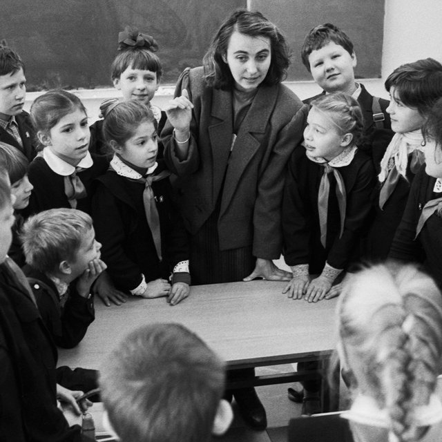 Может ли директор школы заставить учителя взять классное руководство?