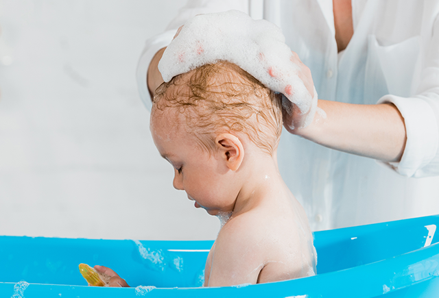 11 советов, как вымыть голову маленькому ребёнку без истерики и слёз | Мел