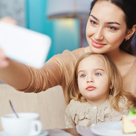 Почему подростки не любят свои детские фотографии
