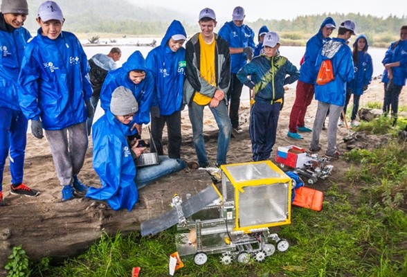 Сибирские школьники представят роботов-волонтёров для очистки берегов Байкала от мусора