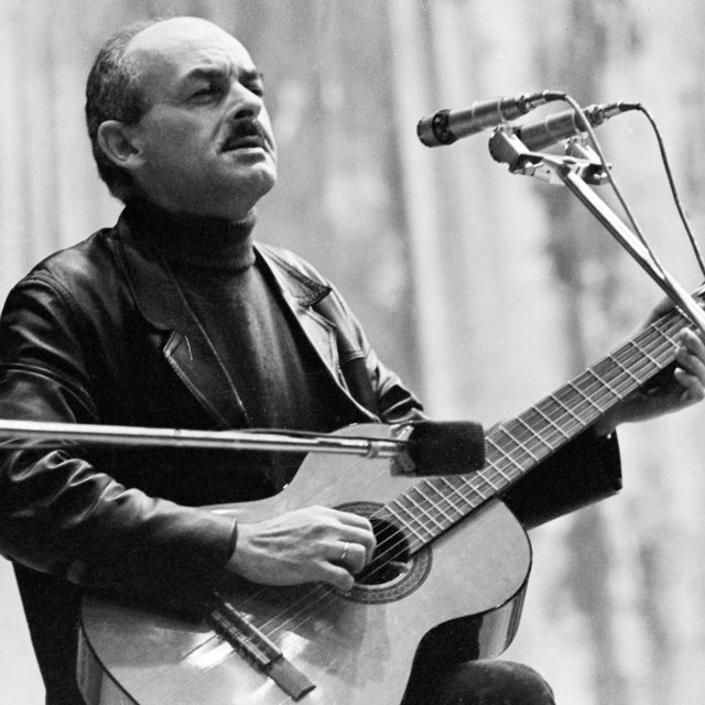 «Ах Арбат, мой Арбат»! Тест: это строки Окуджавы или другого поэта