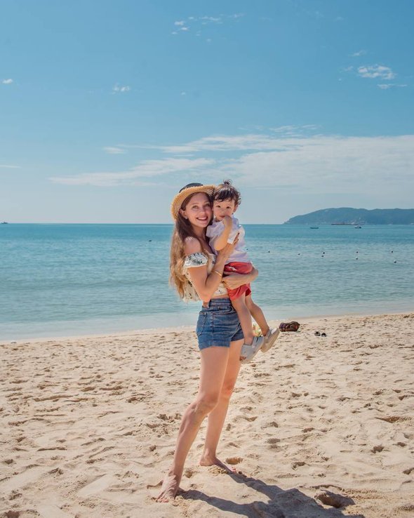 «Тут ребенок до трех лет — бог». Правила воспитания мамы, которая 7 лет живет в Китае